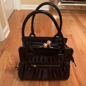 Women’s dog/cat carrier purse